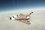 Lego Space Shuttle im Weltraum