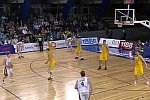 Glücklicher Wurf beim Basketball