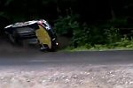 Beinahe Unfall eines Rallye-Wagens