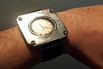 Die wahrscheinlich hässlichste Uhr der Welt