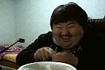 Ein Koreaner freut sich übers Essen