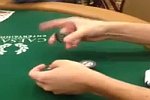 Trick mit einem Poker-Chip