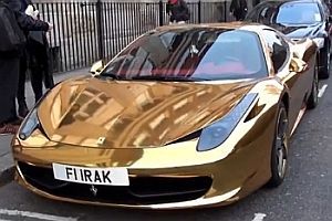 Ferrari 458 Spider mit Goldlack