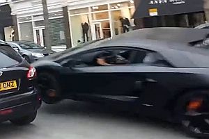 Unfall mit Lamborghini Aventador