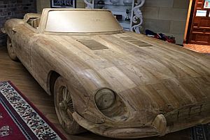 Jaguar aus Holz