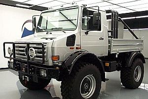 Signierter Unimog von Schwarzenegger