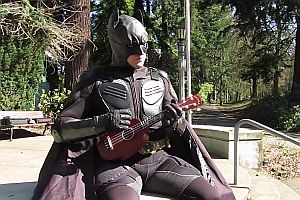 Batman Ukulele gegen Superman Dudelsack