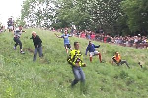 Gloucestershire Cheese Rolling 2016
