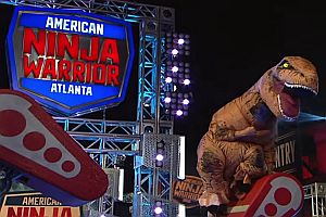 T-Rex beim American Ninja Warrior