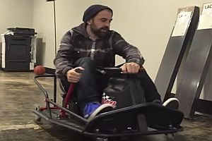 Kartfahren im Büro