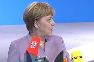 Merkel und eine 360-Grad-Kamera