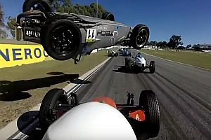 Heftiger Unfall bei der Formula Vee