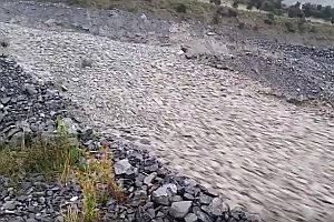 Fluss aus Steinen