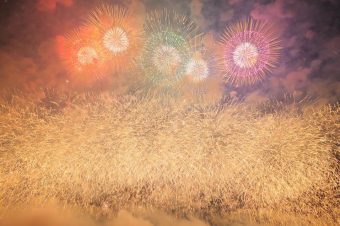 Gigantisches Feuerwerk in Japan