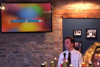 Minimaler Einsatz in einer Karaoke-Bar