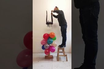 Luftballons platzen lassen