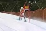 Slalom-Skifahrer fährt gegens Tor
