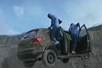 Umstieg beim Fahrzeug-Stunt