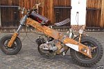 Motorrad aus Holz