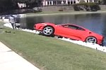 Ein Ferrari geht baden