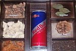 Red Bull Cola Holzbox mit allen Zutaten