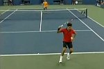 Roger Federer - Elegant durch die Beine
