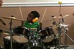4-jähriger Schlagzeuger