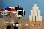 Ein Roboter und seine Waffen