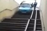 Mit dem Auto die Treppe nehmen