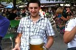 Bier runterstürzen