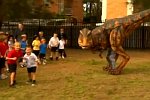 Tyrannosaurus Rex unter Kindern